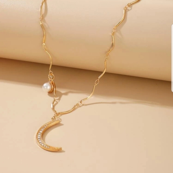 *Vienna* Moon and Pearl Necklace - Picture 5 of 5